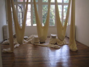 Exposition Le théâtre des pesanteurs, Ghislaine Vappereau, Centre d'art Passages, Troyes, 2006